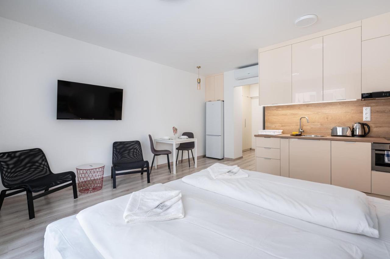 Copper Beech Apartment *