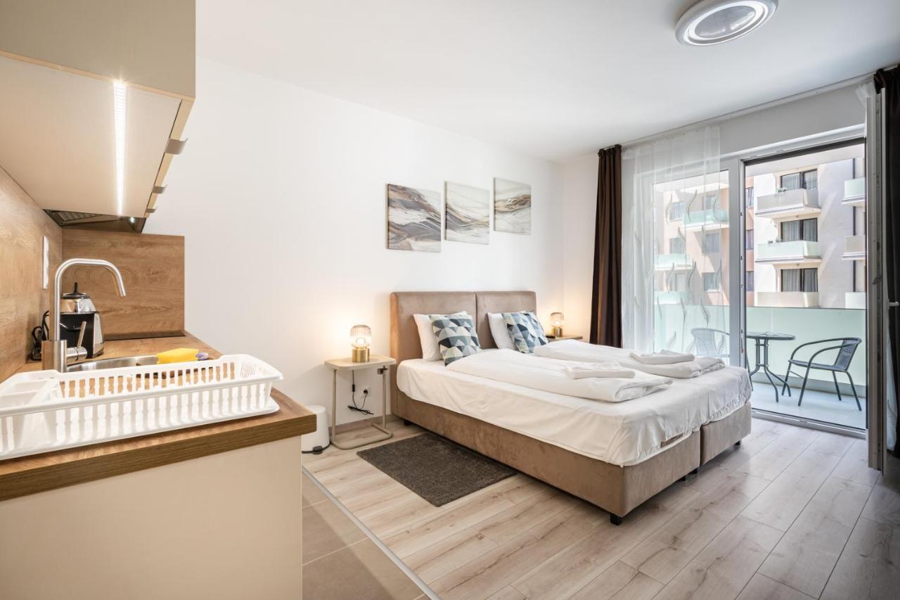 Copper Beech Apartment *